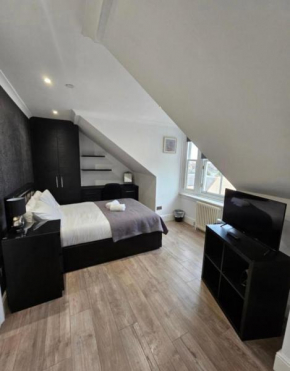 Luxury Double Room With Private Bathroom